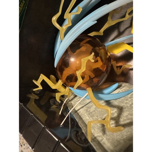 Pokemon Pikachu Select Deluxe Figure Jazwares 1/10 Scale Light FX - *Read Desc* - Picture 12 of 16